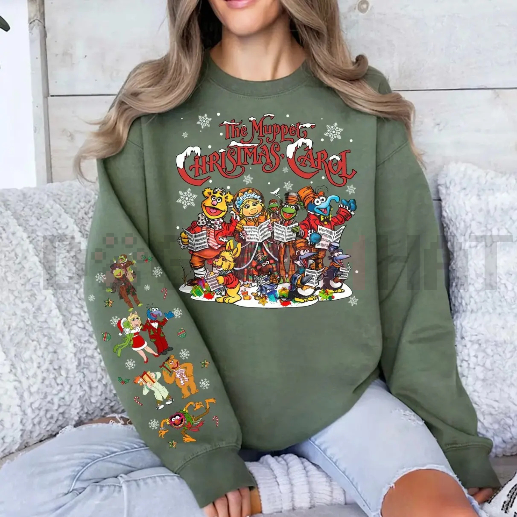 Vintage Christmas graphic sweatshirt in dark green, long sleeves, crew neck, front print