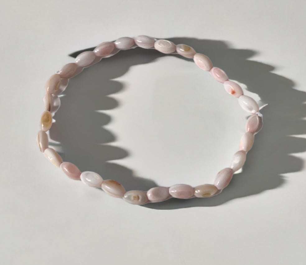 Freshwater pearl bead bracelet with pink oval pearl beads