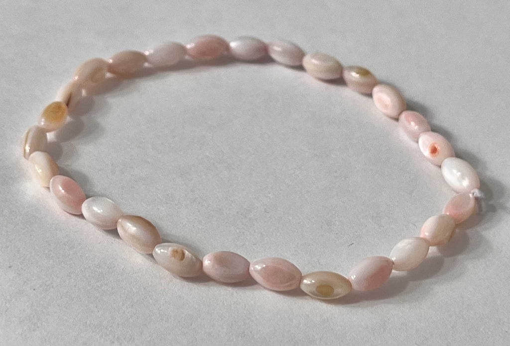 Freshwater pearl bead bracelet with pink and white oval pearls