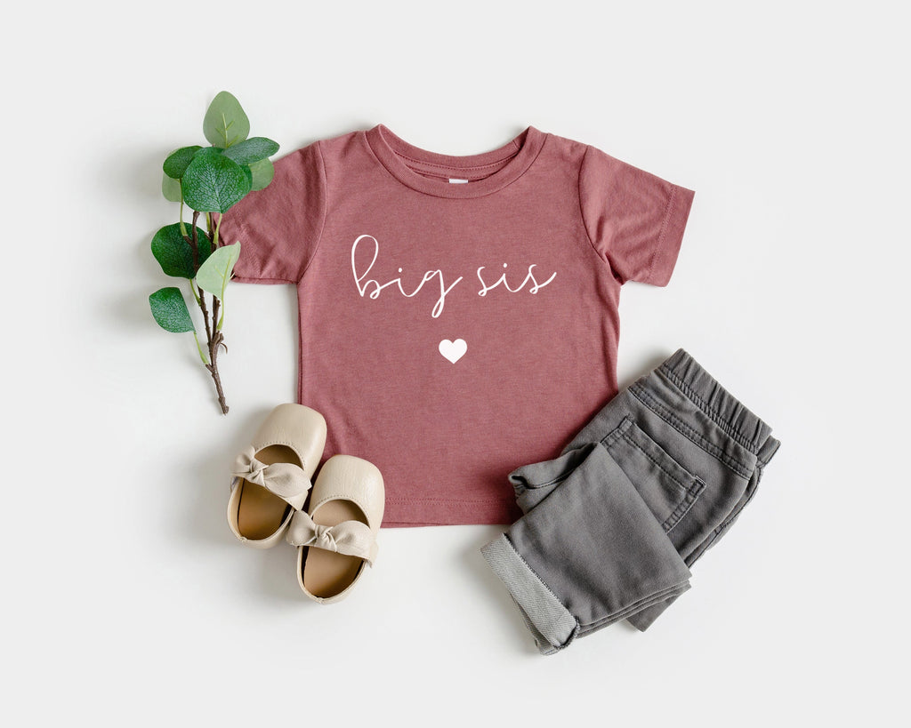 Baby and toddler big sis T-shirt, mauve with cursive text and heart