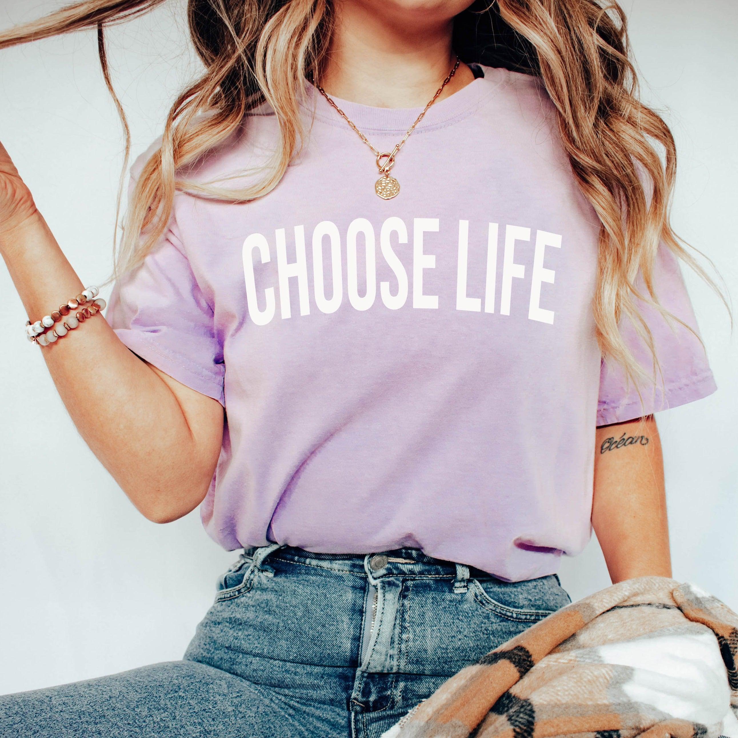 Lavender unisex T-shirt with 'CHOOSE LIFE' front graphic and crew neck