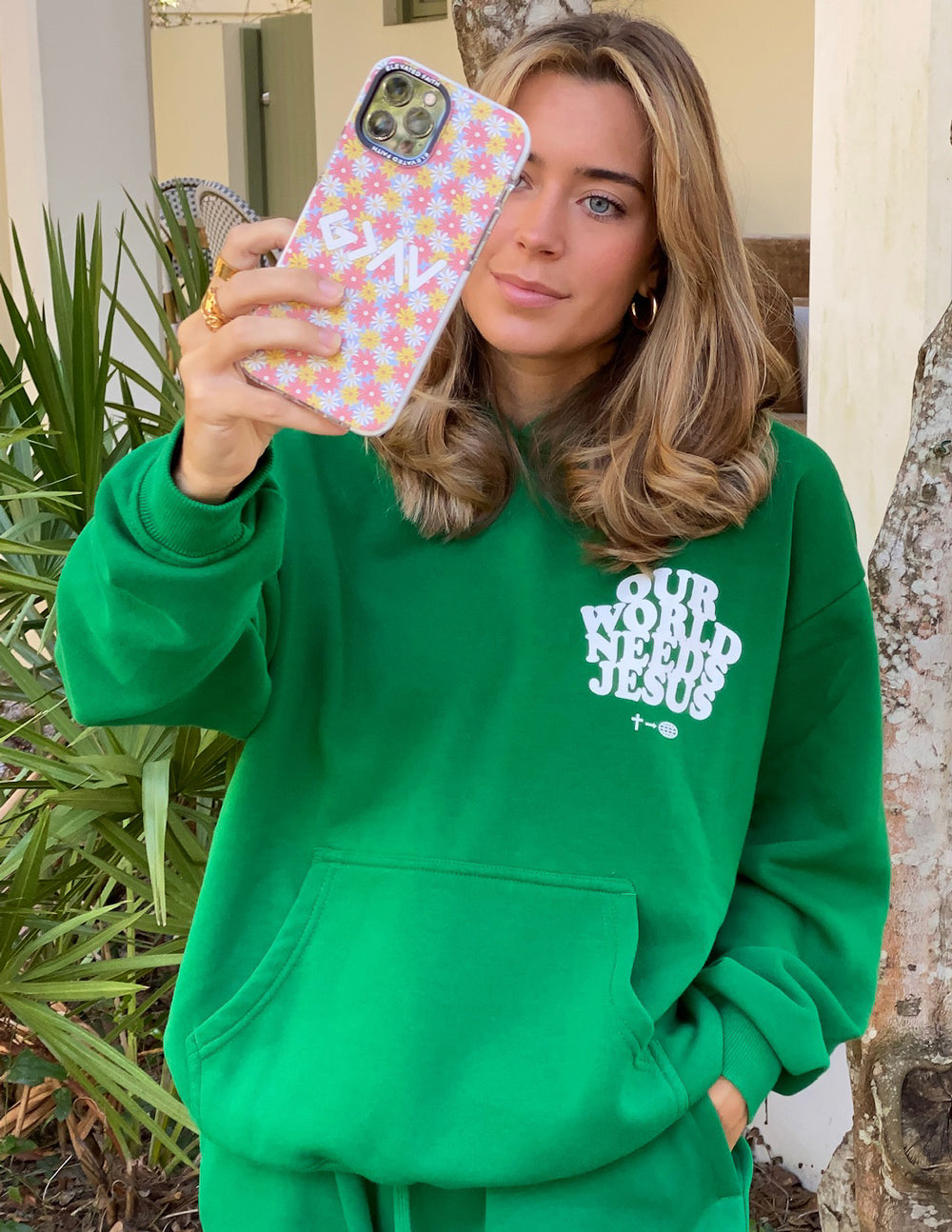 Floral phone case, pink daisy pattern with GM graphic and camera cutout
