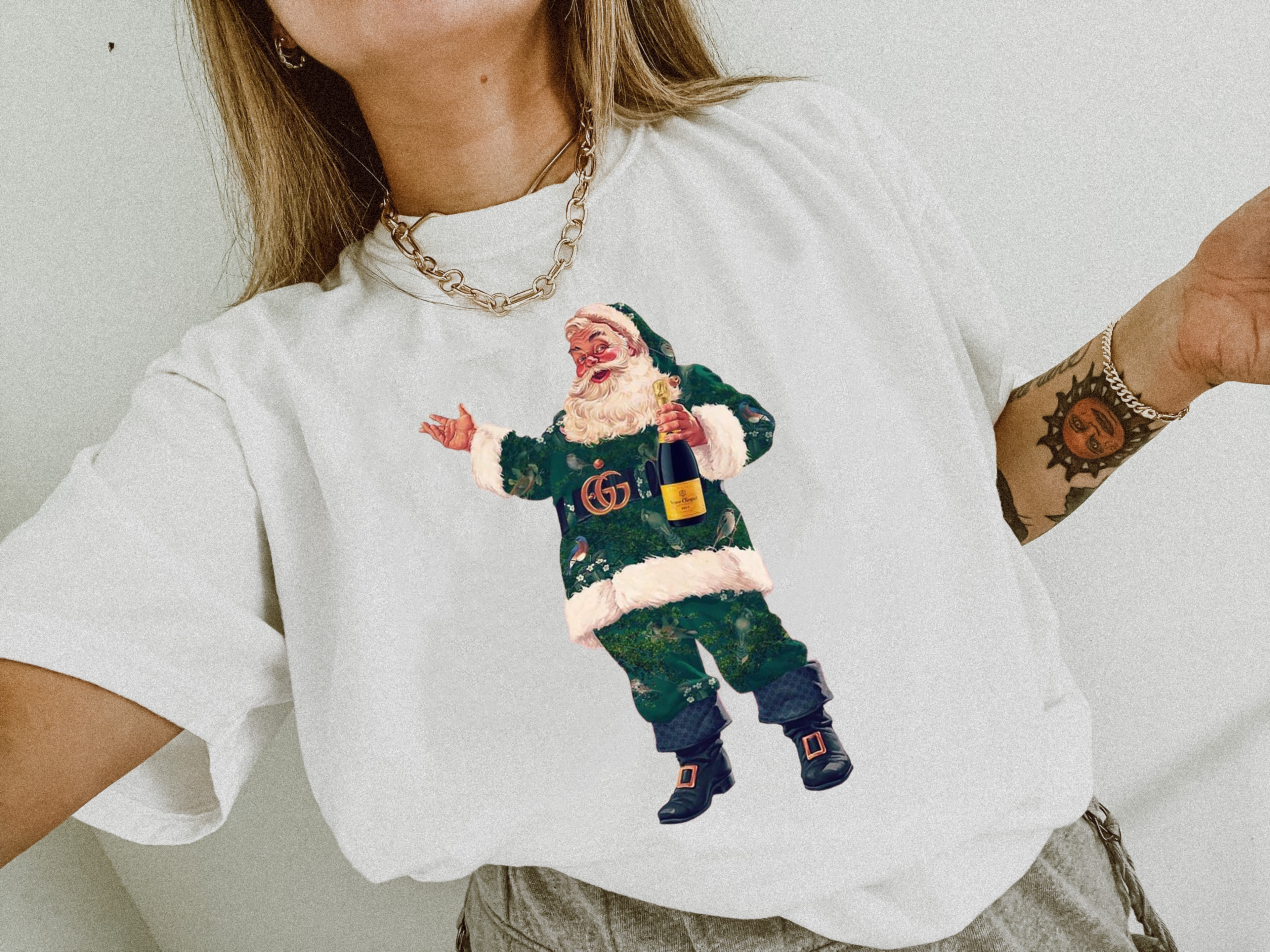 White Santa graphic T-shirt with champagne bottle print