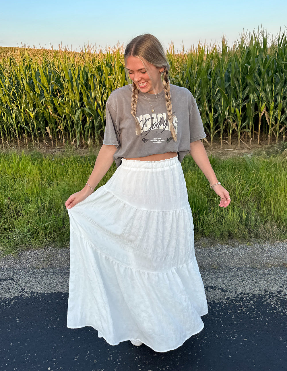 Unisex gray cropped graphic T-shirt with crew neckline and chest print