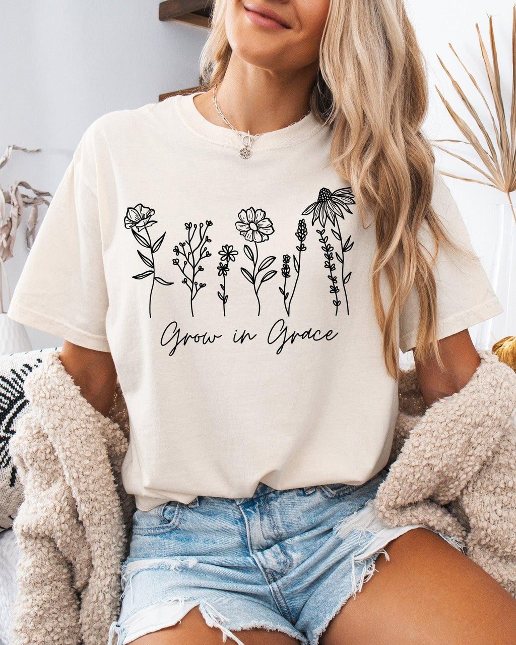 Cream T-shirt with floral 'Grow in Grace' graphic