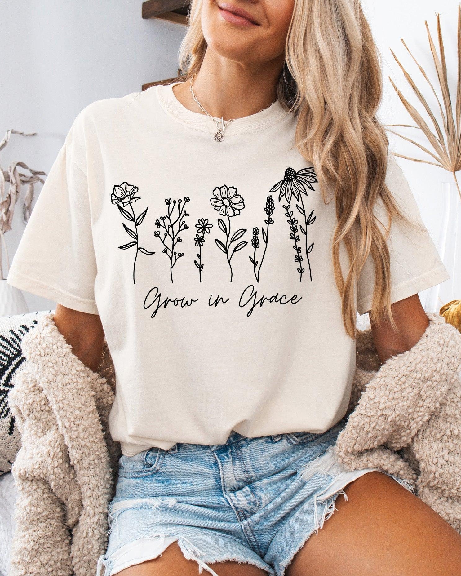 Cream T-shirt with floral 'Grow in Grace' graphic