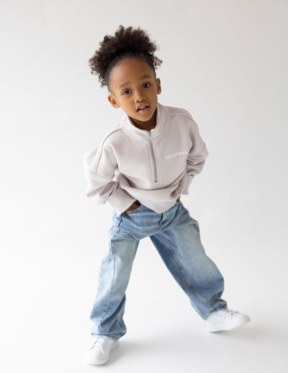 Kids half-zip sweatshirt in light mauve with front zipper and ribbed cuffs