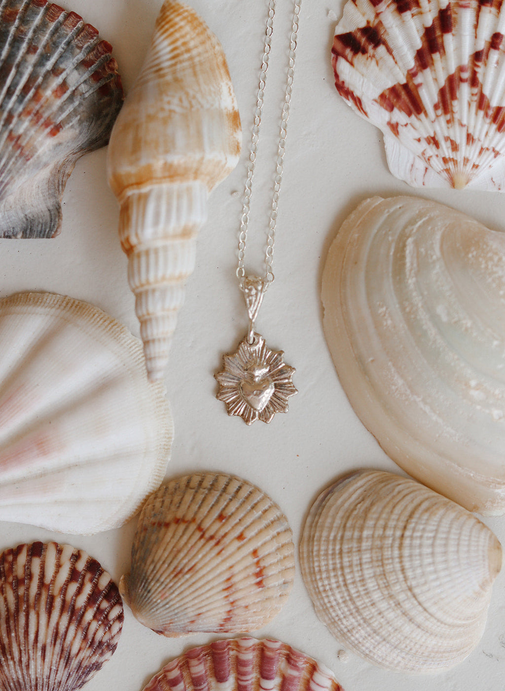 Silver scalloped heart pendant necklace with thin chain