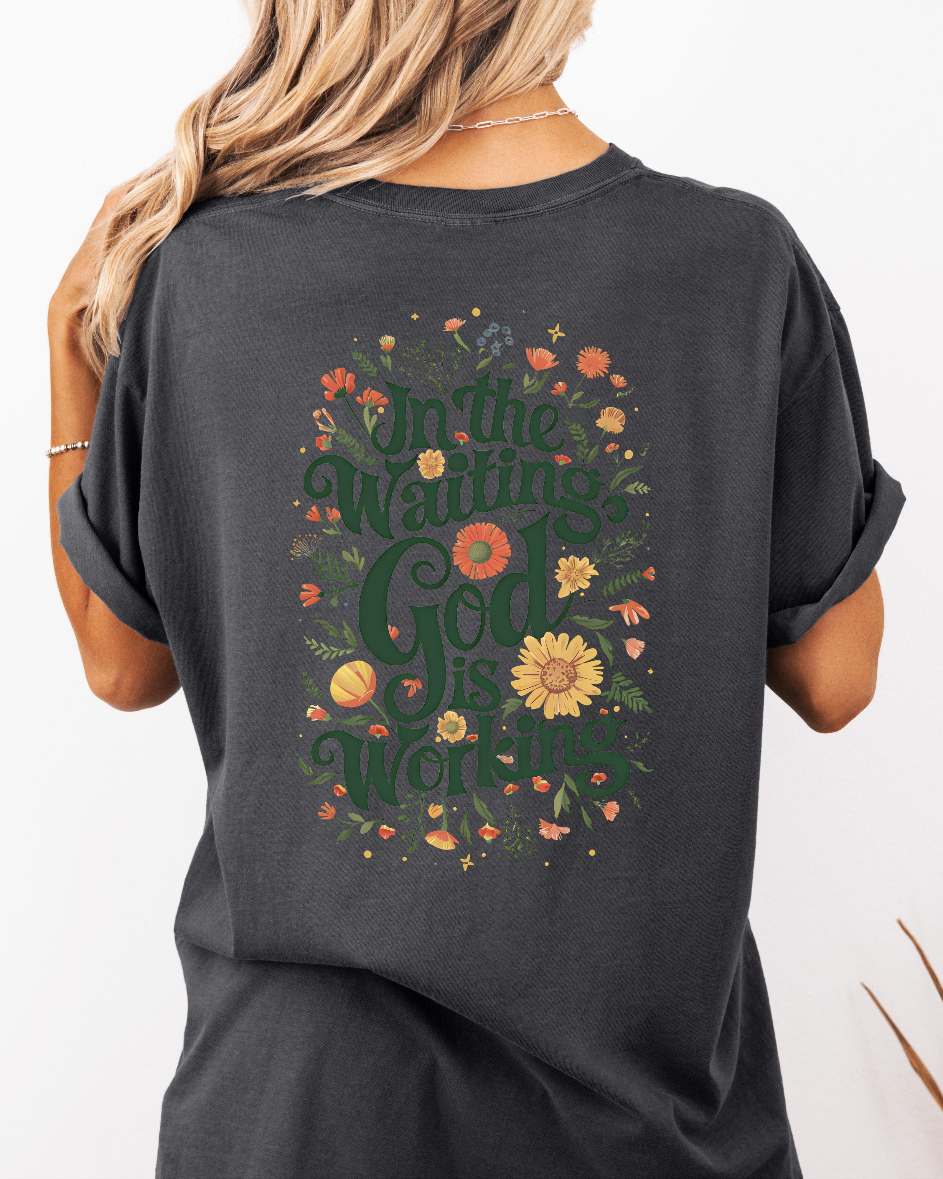 Charcoal women’s graphic T-shirt with short sleeves and large back logo print