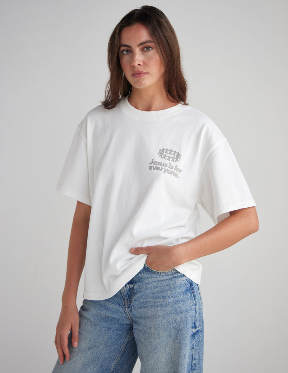White heavyweight T-shirt with small chest emblem and short sleeves