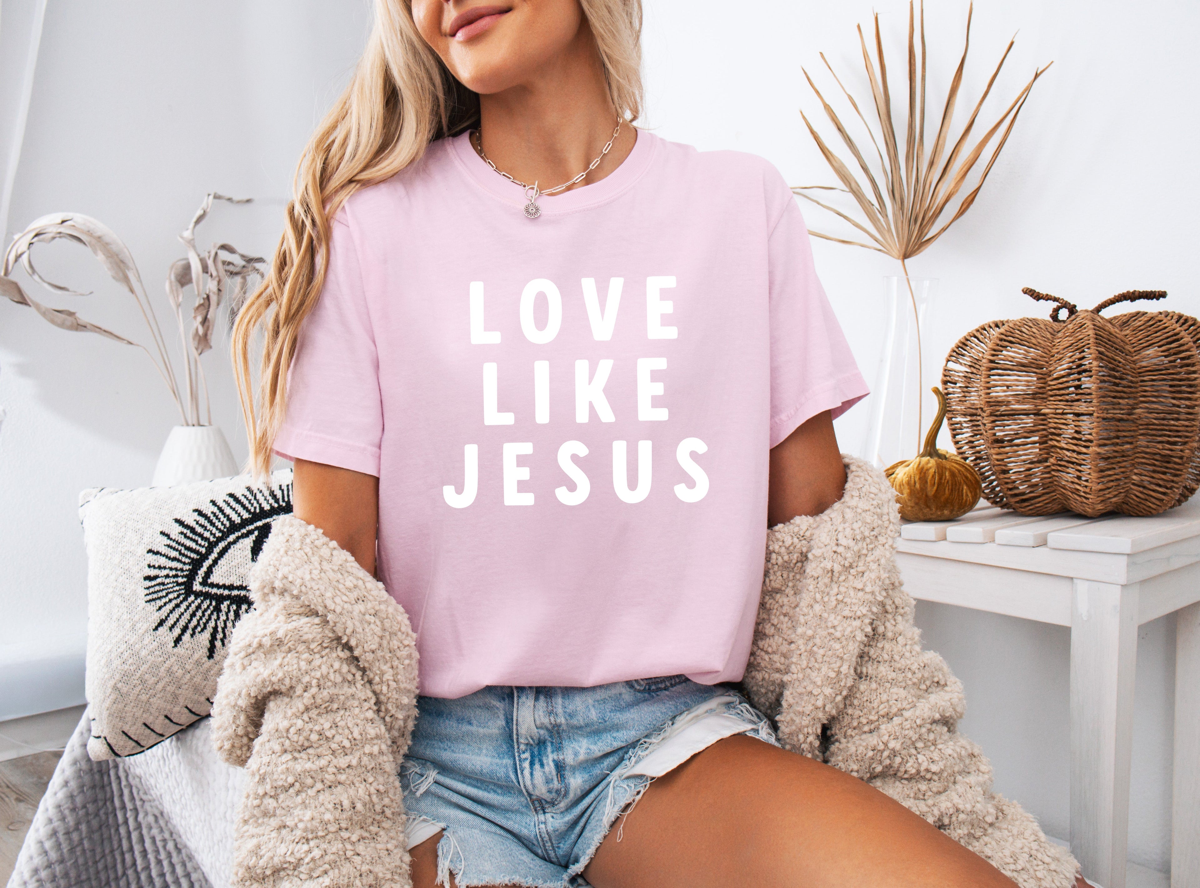 Christian T-shirt, light pink with 'LOVE LIKE JESUS' white front print