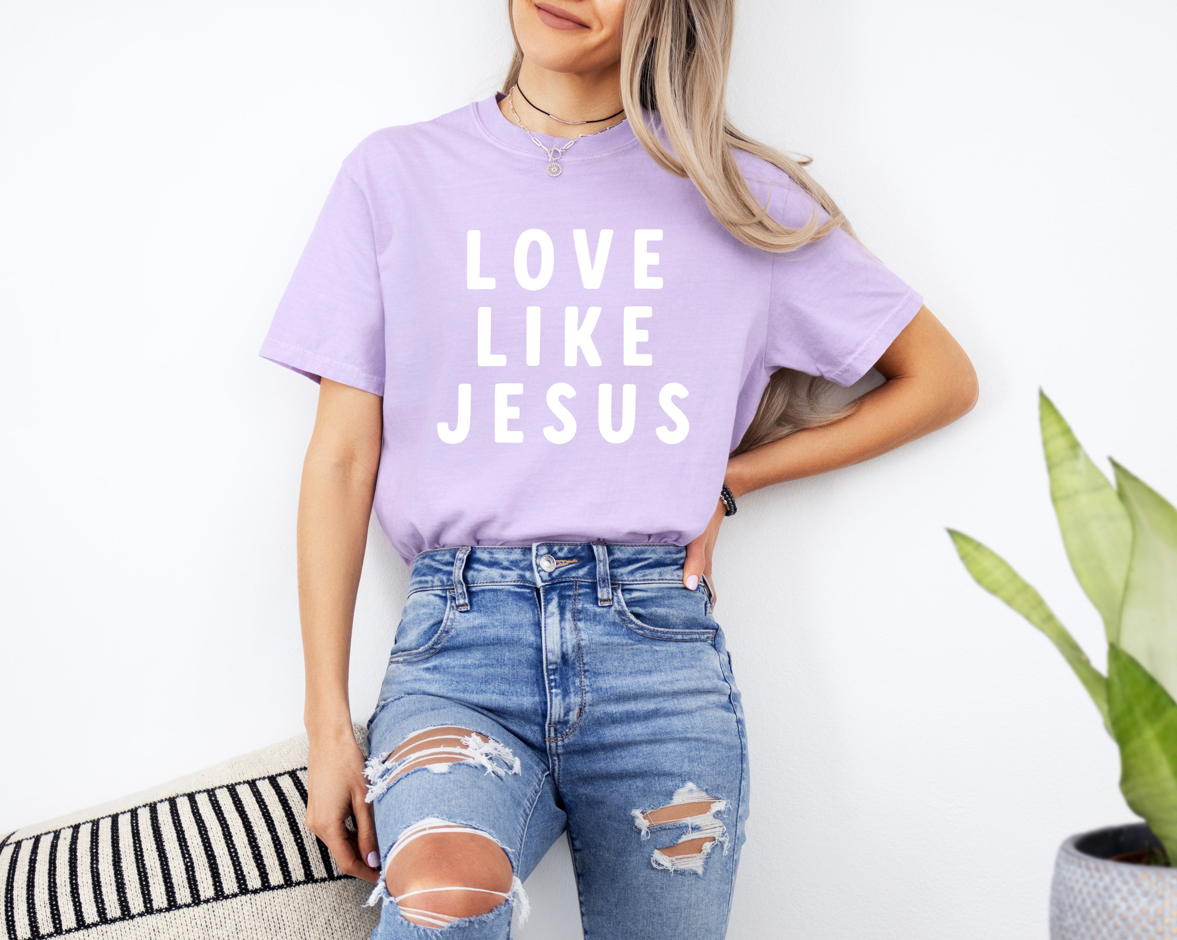 Garment-dyed T-shirt, light purple, white "LOVE LIKE JESUS" design print