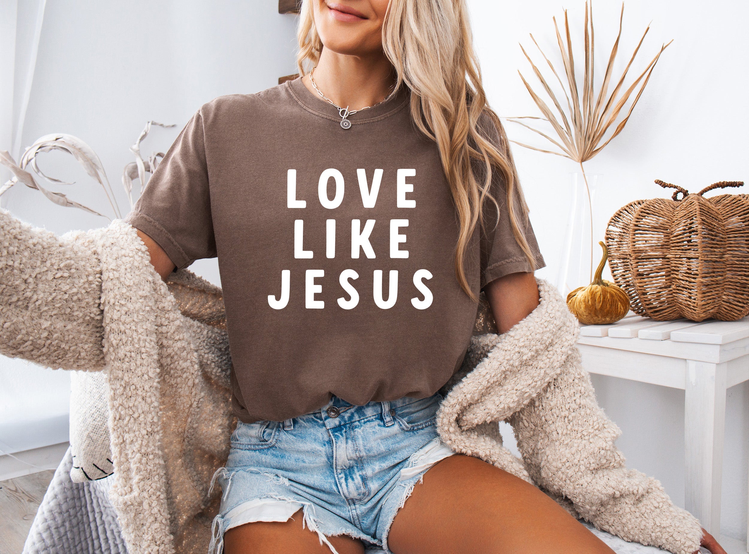 Garment-dyed T-shirt, dark brown, white "LOVE LIKE JESUS" design print