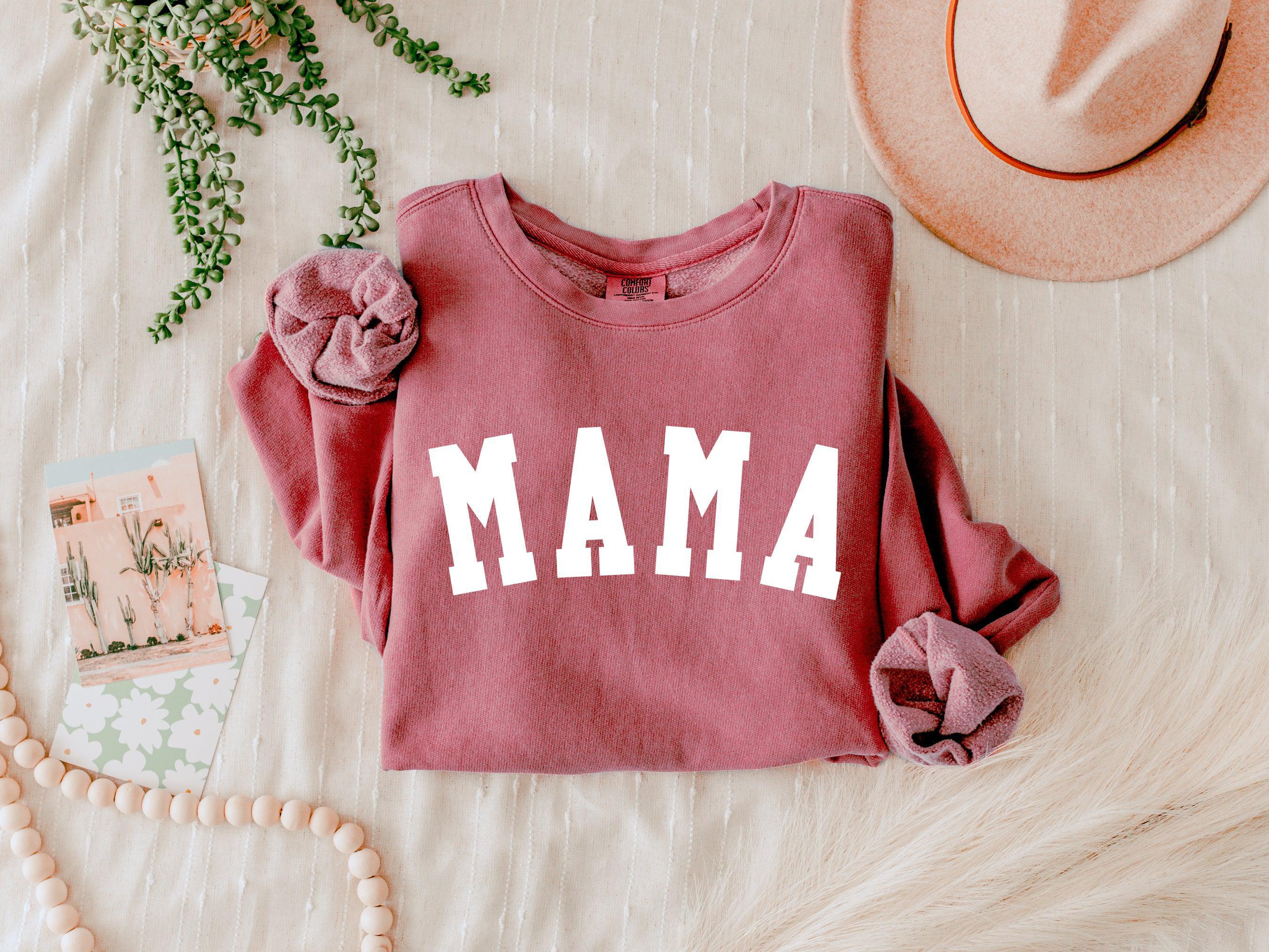 Dusty rose MAMA crewneck sweatshirt with long sleeves and white front lettering