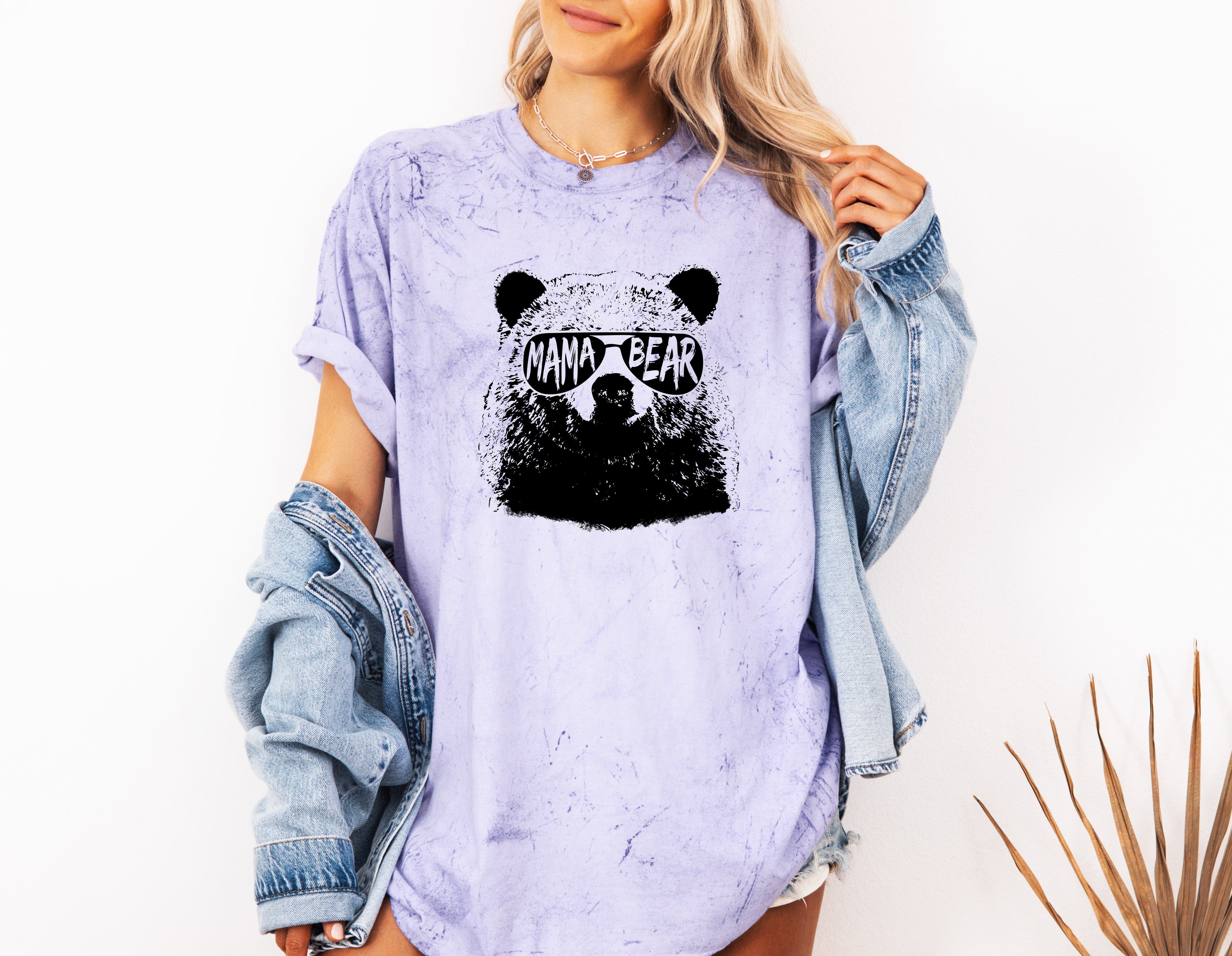 Garment-dyed T-shirt in lavender with black bear graphic on the chest