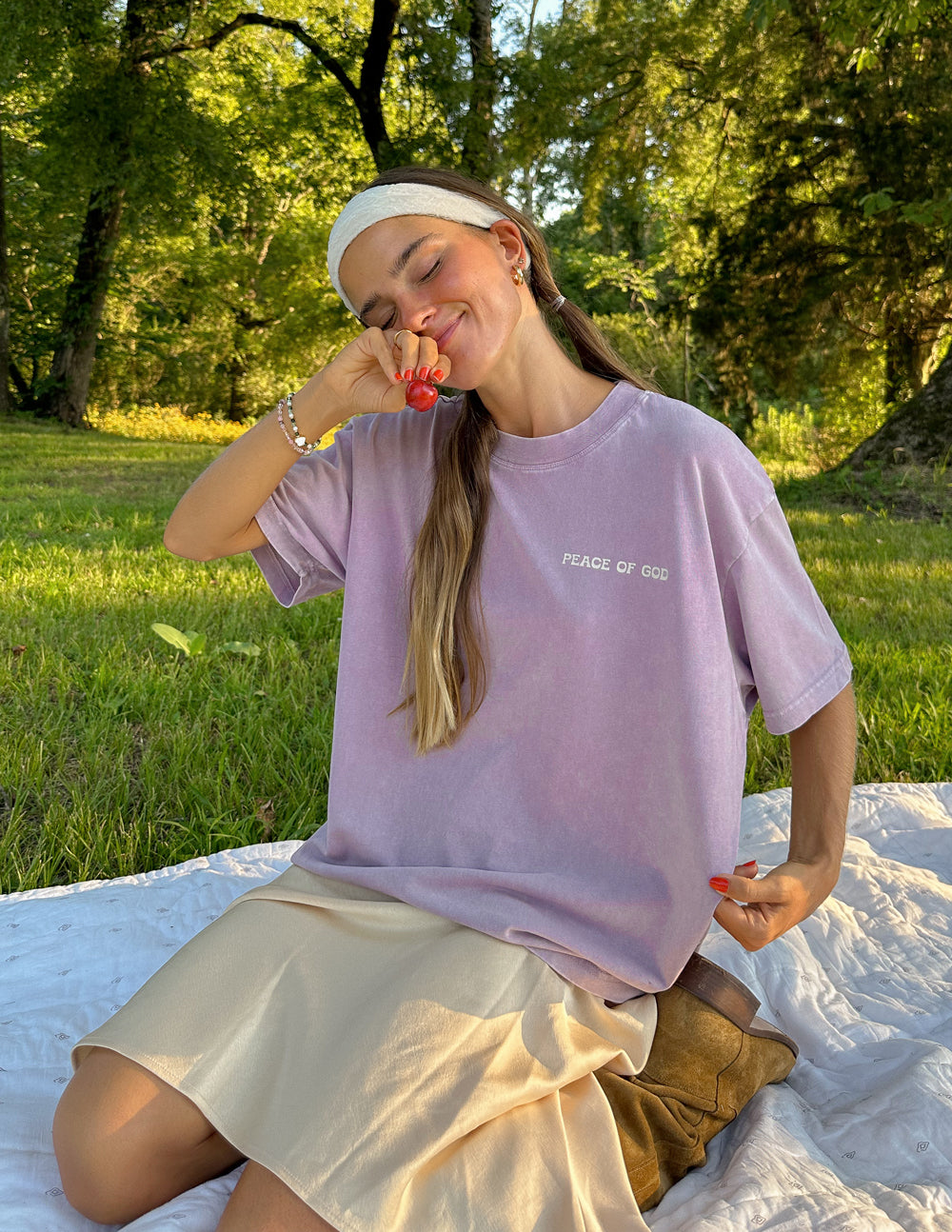 Lavender unisex T-shirt with small chest "Peace of God" print