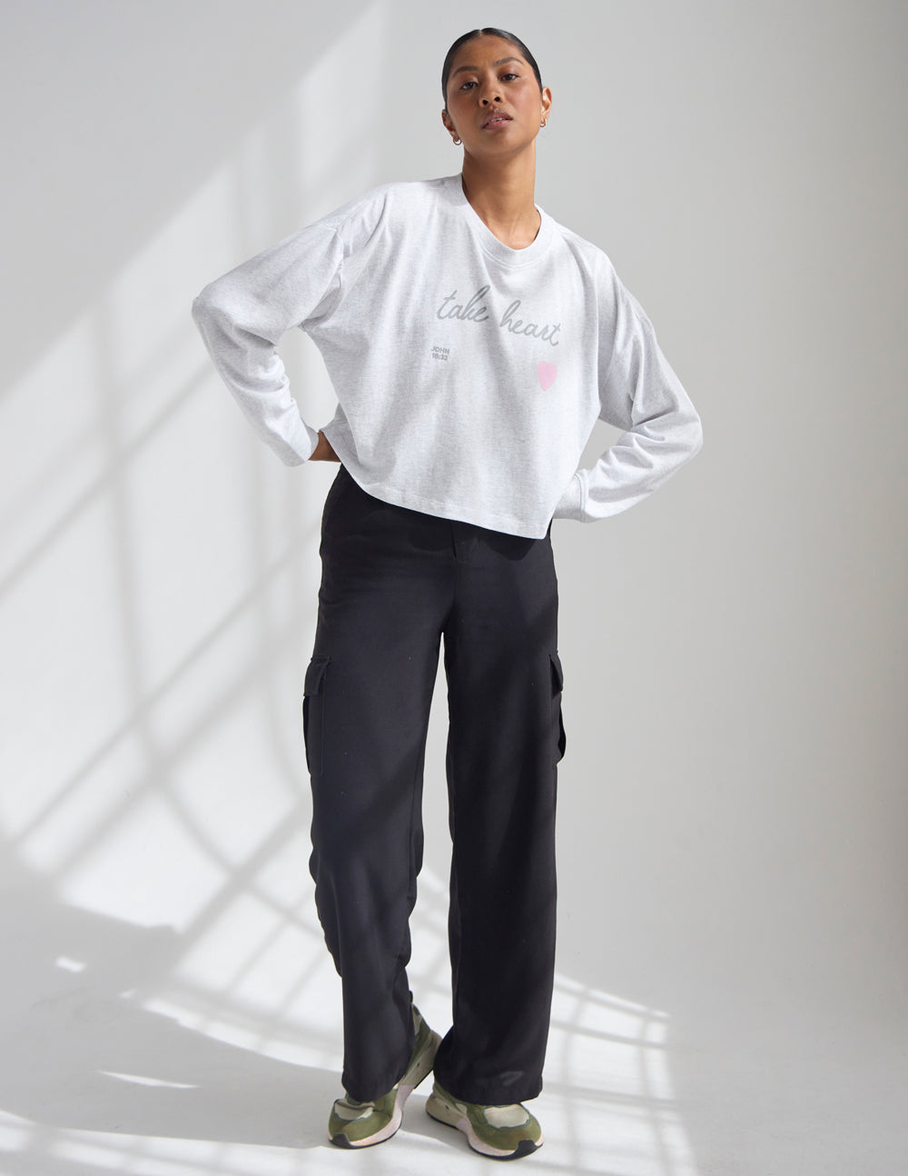 Heather gray cropped long-sleeve women's tee with crew neck and pink heart graphic