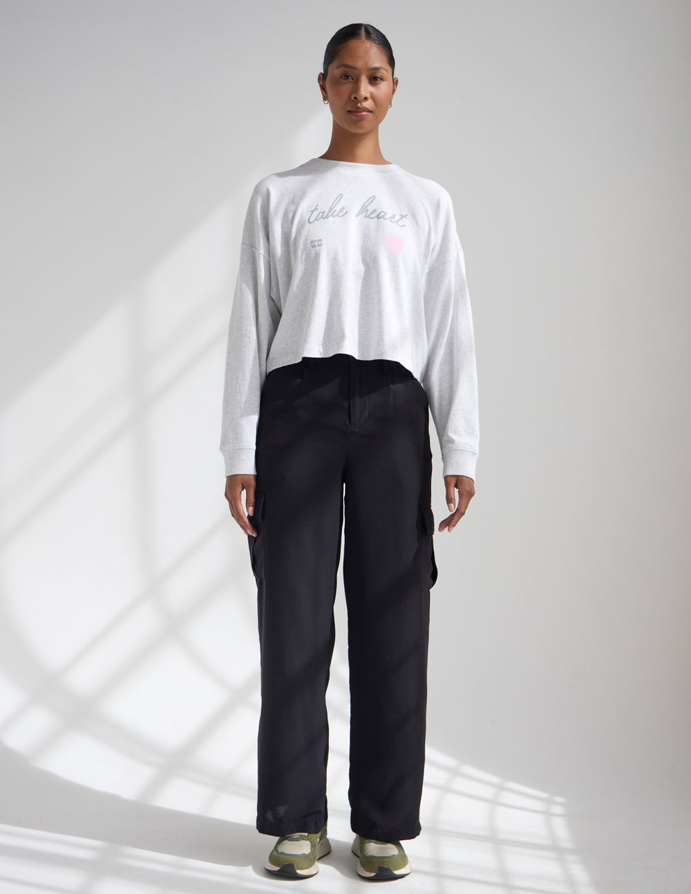 Heather gray cropped long-sleeve women's tee with crew neck and pink heart graphic
