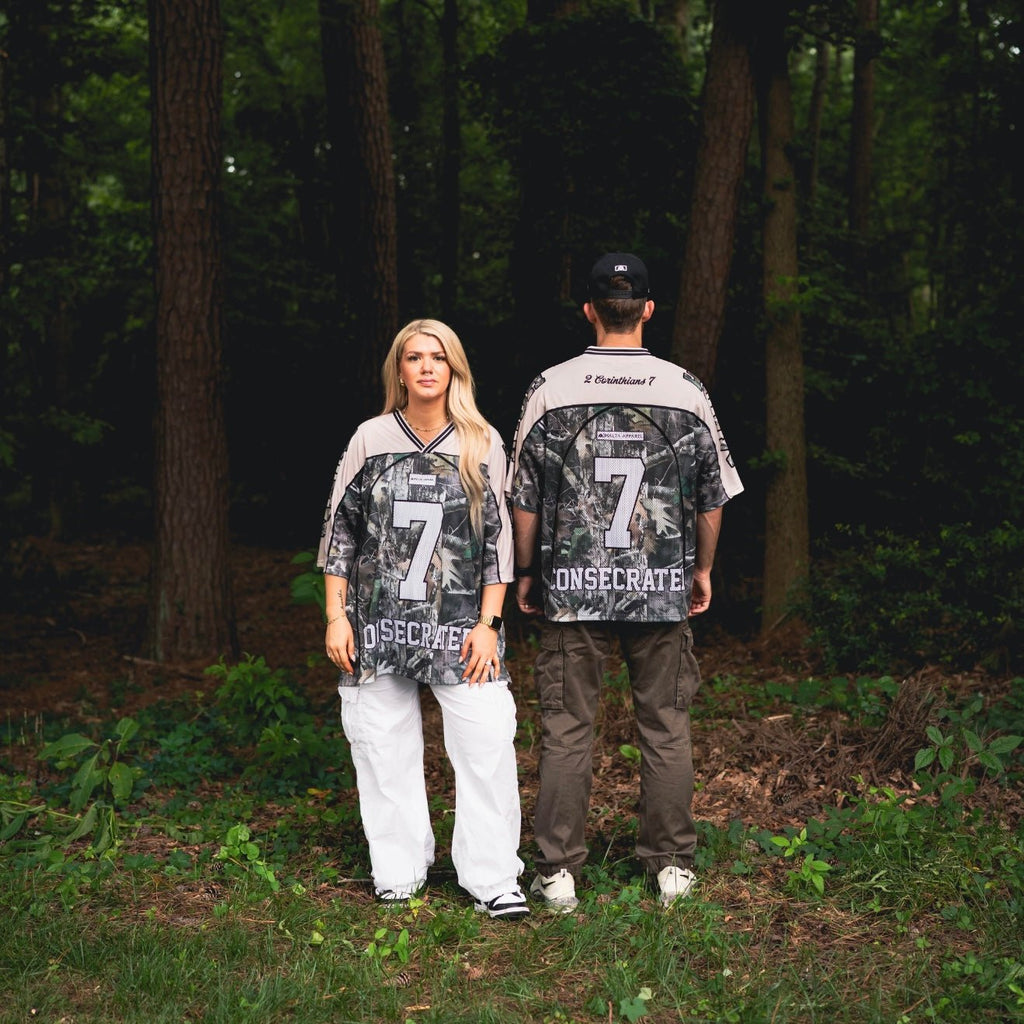 Oversized jersey set: front with number 7 graphic and camo trim, worn outdoors