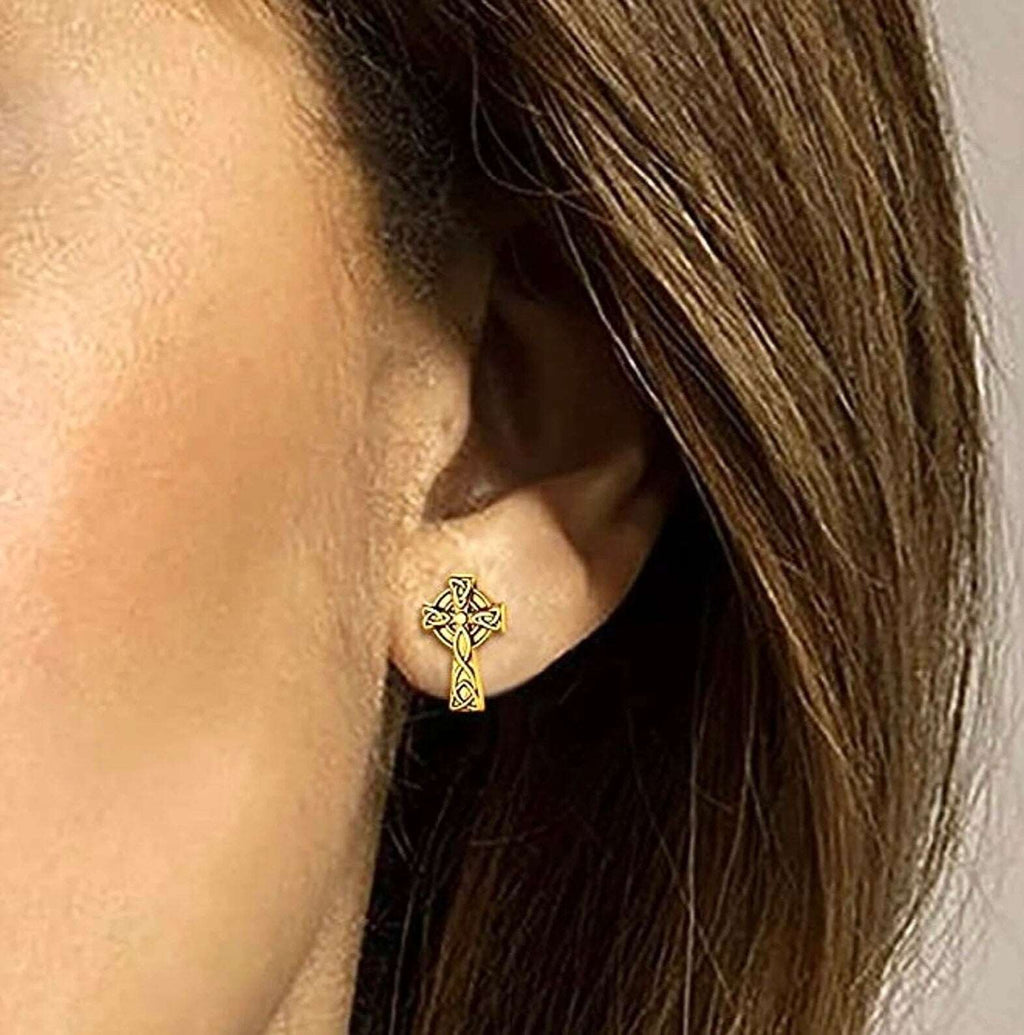Celtic knot cross stud earring in gold tone with small green center