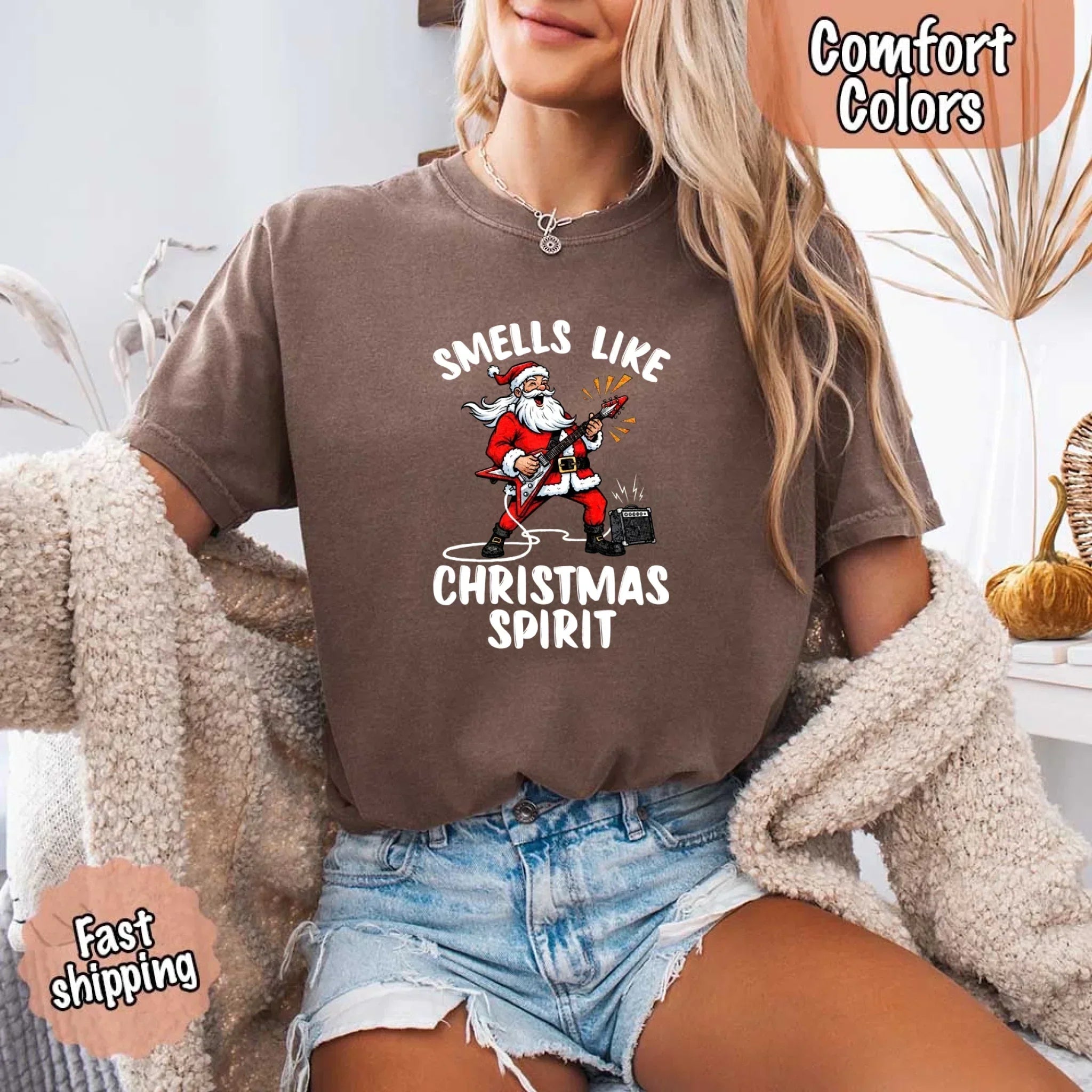 Coffee-brown T-shirt with Santa graphic and 'Smells Like Christmas Spirit' print